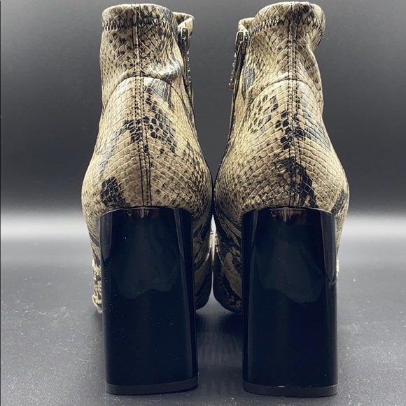 VINCE CAMUTO SNAKESKIN BOOTIE - SIZE 10! NIB 🐍 - Picture 4 of 5